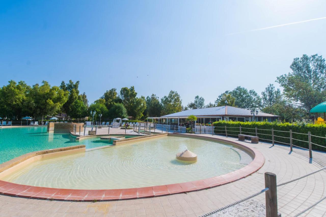 Camping Le Palme Marina Di Bibbona Exterior photo