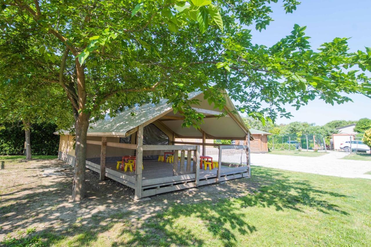 Camping Le Palme Marina Di Bibbona Exterior photo