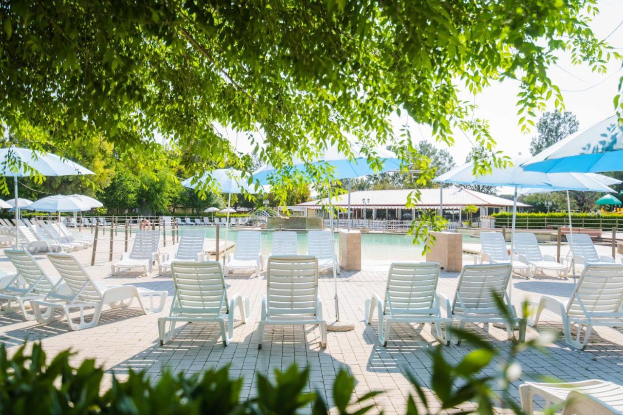 Camping Le Palme Marina Di Bibbona Exterior photo